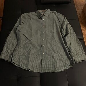 L.L. Bean Men's Green Gingham Button-Down Shirt